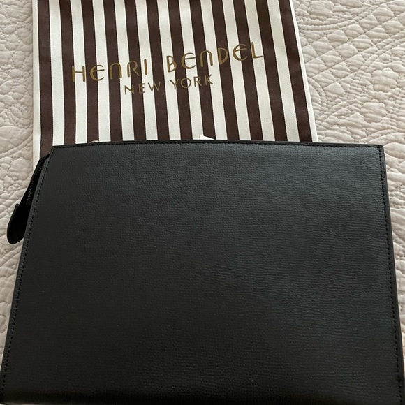 Henri Bendel W57th Cosmetic Clutch with dust bag - Picture 5 of 8